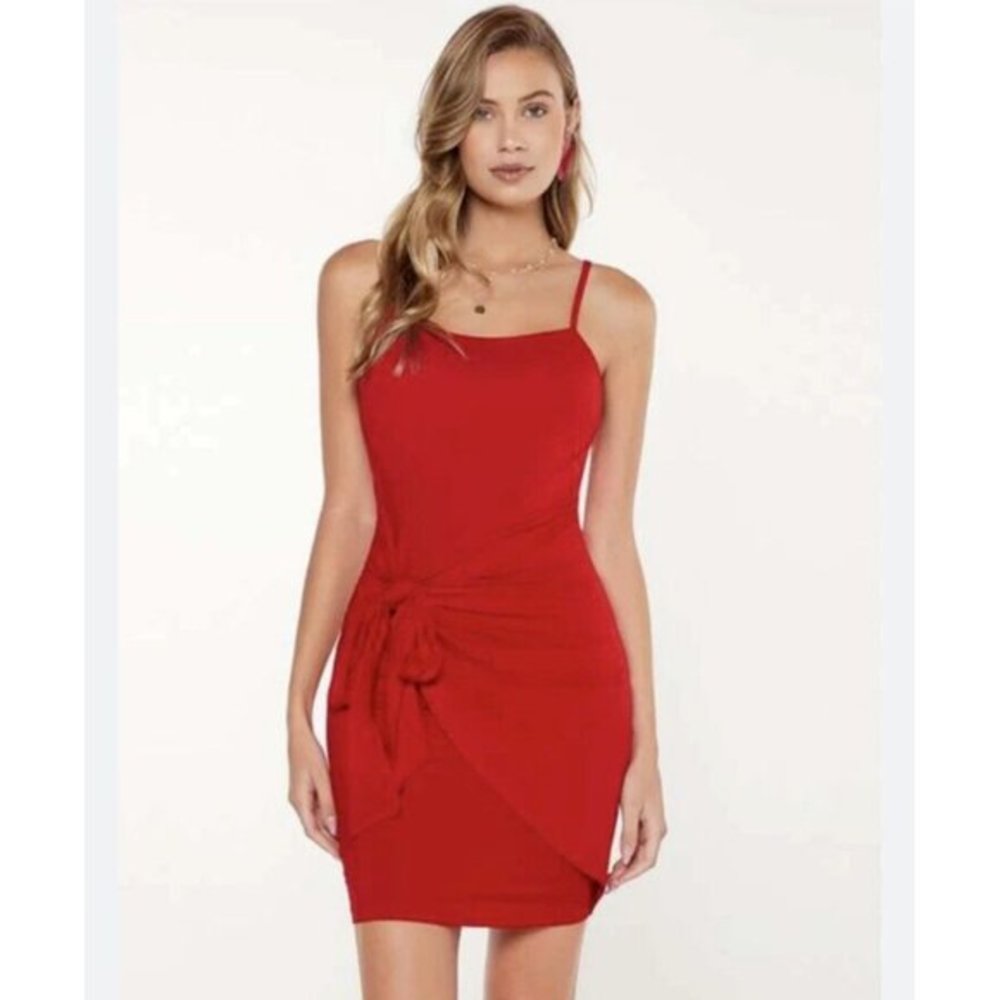 FOREVER 21 Women's Red Strap Flirty Summer Spring Tie Knot Detail Dress Size M